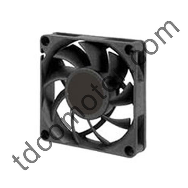 Quạt hướng trục DC 70x70x15 YZ-7015D Vòng bi tay áo