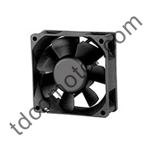 Quạt hướng trục DC 70x70x25 YZ-7025D Vòng bi tay áo